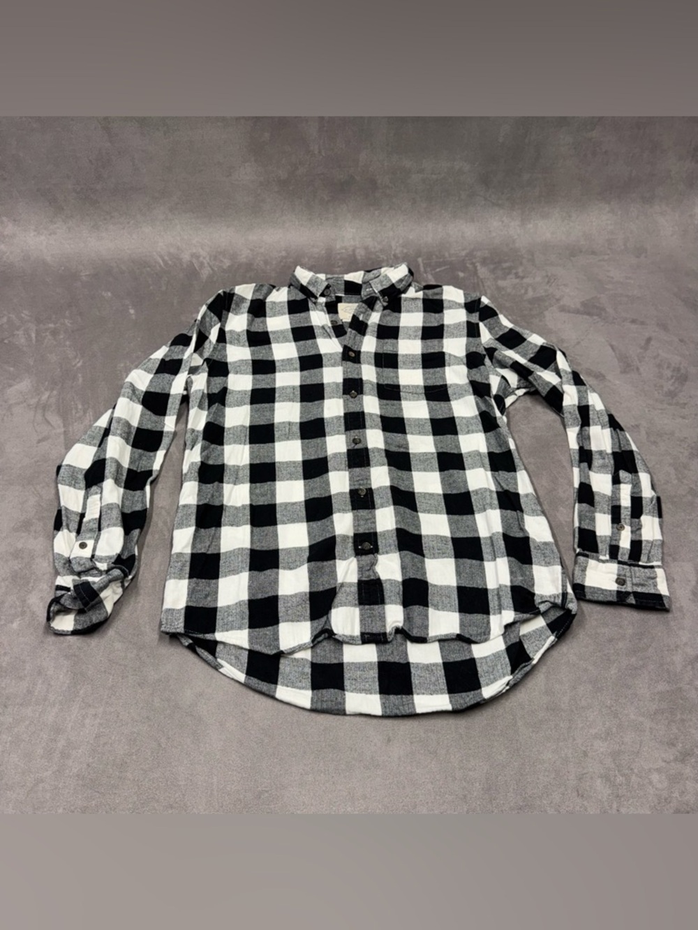 St. John's Bay Black White plaid Checkered Button-Down Shirt Mens M long sleeve